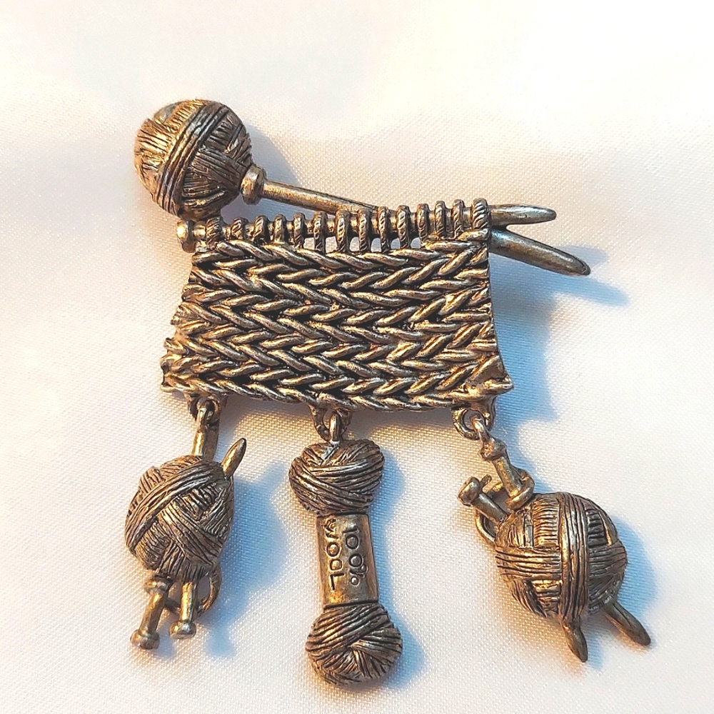 Danecraft Knitting‎ Brooch